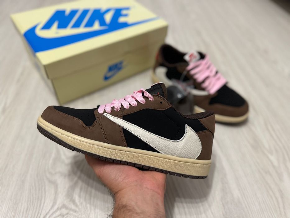 Nike Dunk x Travis Scott