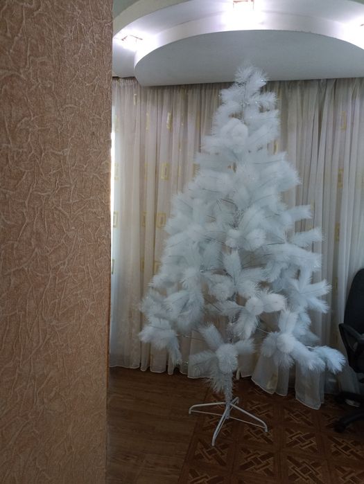 Новогодняя искусственная елка