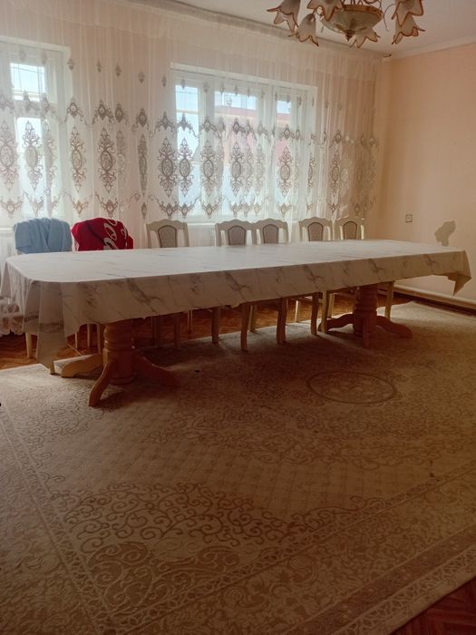 Продам стол 3,5-4м хорошом состояние . Цена 50000тг