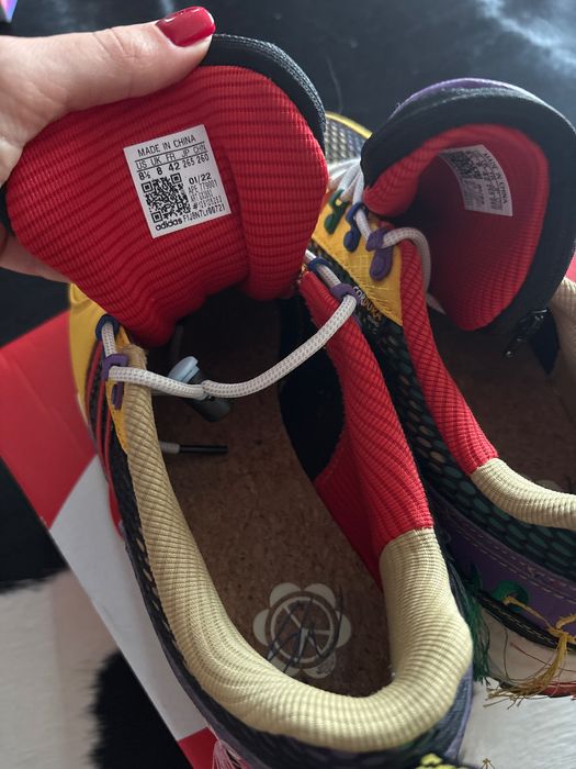 Adidas masura 42, tehnologie Cordura