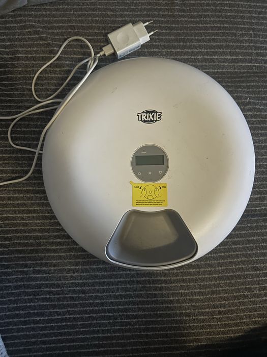 VAND Feeder Trixie Caine/Pisica  - 6 Portii - Utilizat