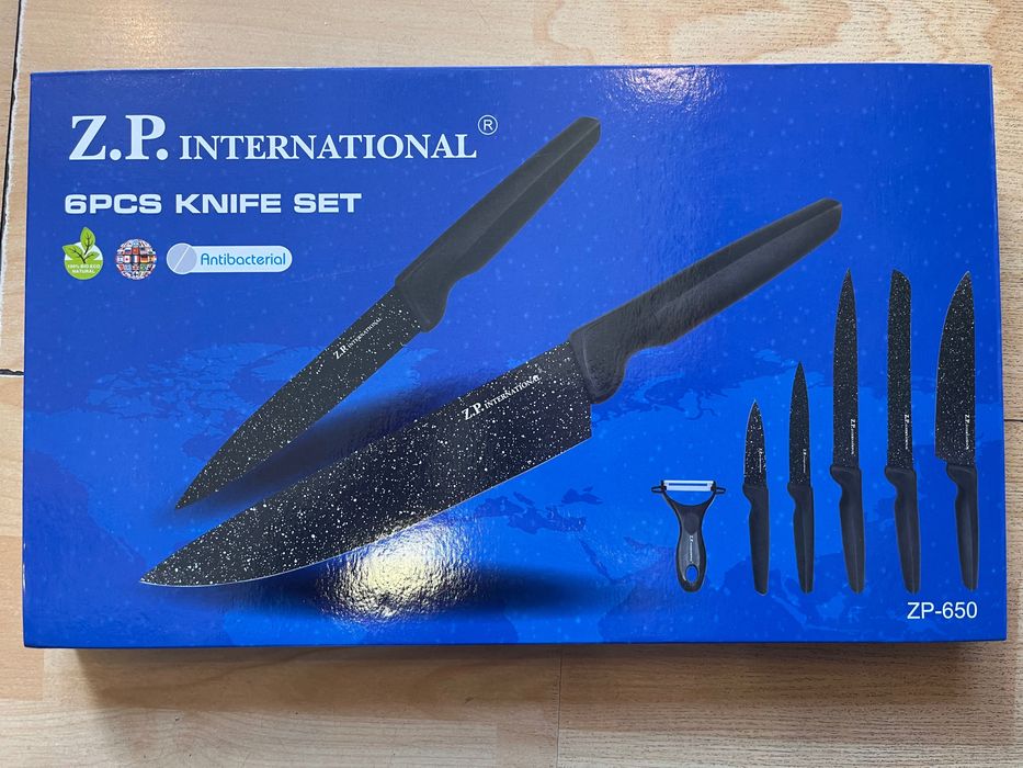 Комплект ножове + белачка