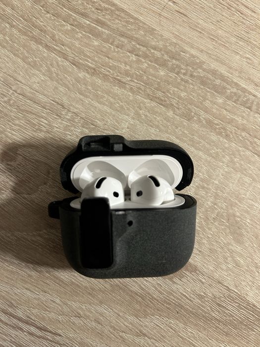 Продам Apple AirPods 4 Active Noise Cancellation белый