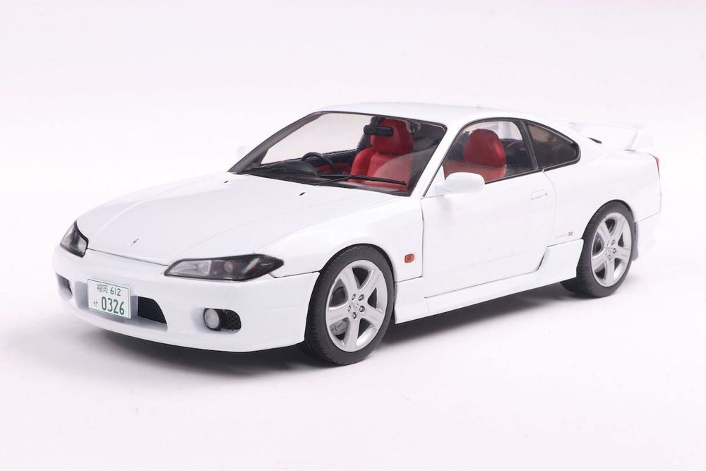 Macheta auto Nissan Silvia S15 Spec-R Aero  1999  1:18 Solido