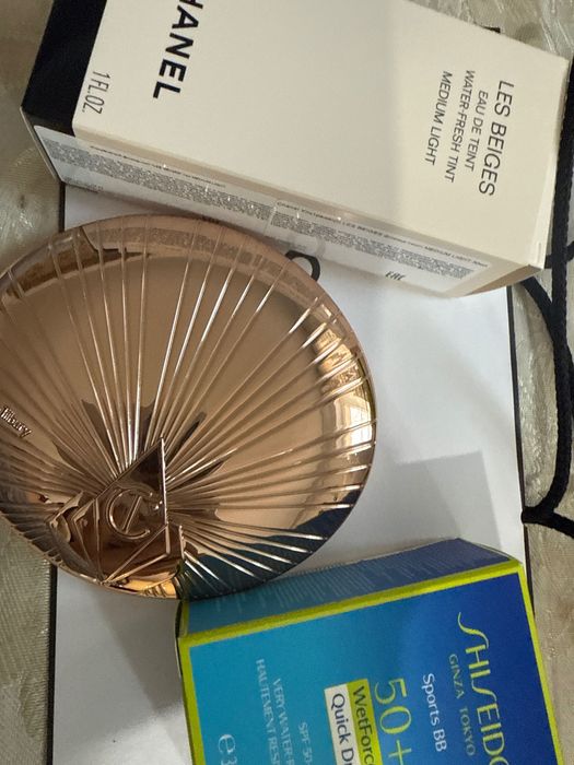 Тональник Chanel Les beige+charlotte tilbury airbrush bronzer+shiseido
