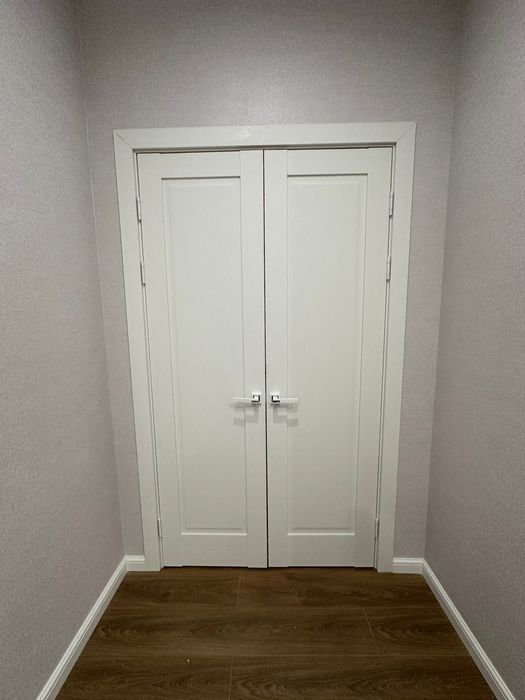 Продам межкомнатные двери, ламинат