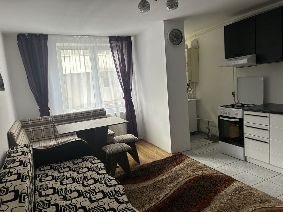 Închiriez apartament cu doua camere
