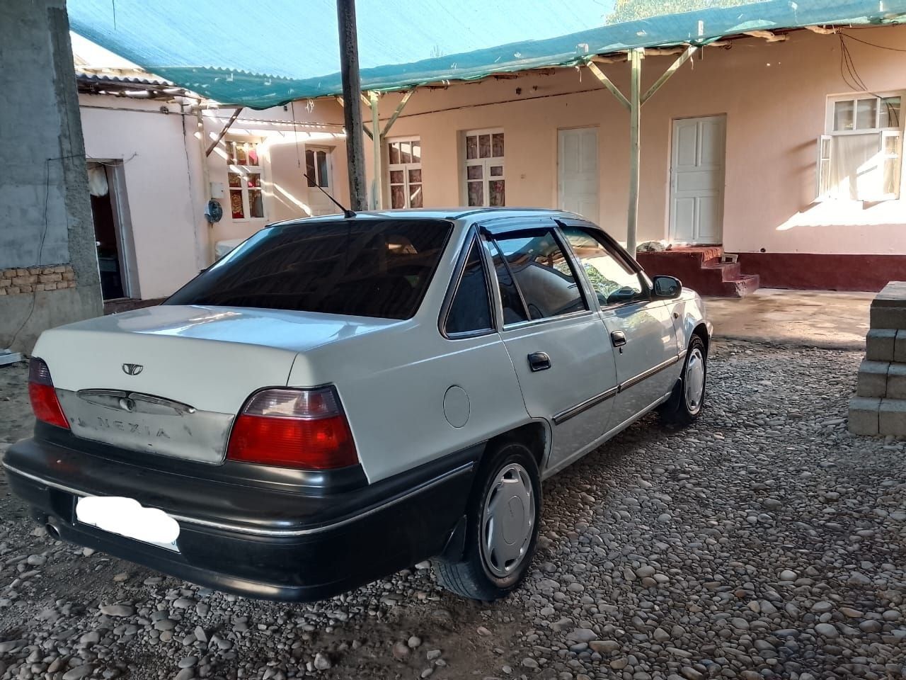 Nexia 1.    1997