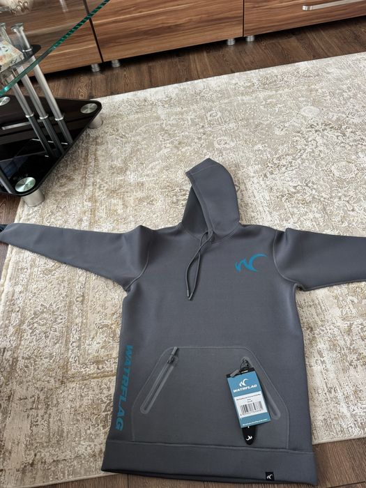 Hanorac watrflag unisex nou cu eticheta marimea M u