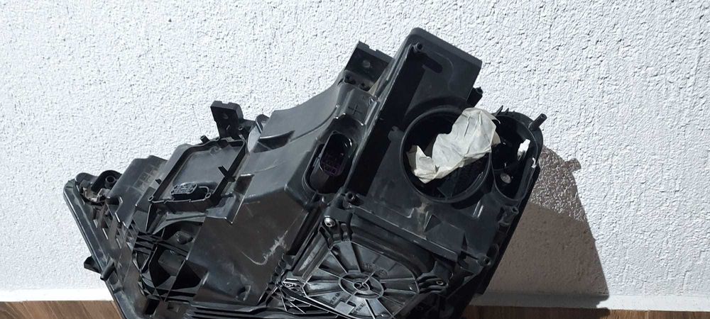 far audi a8 S8 dreapta LED Matrix model 2018-2020