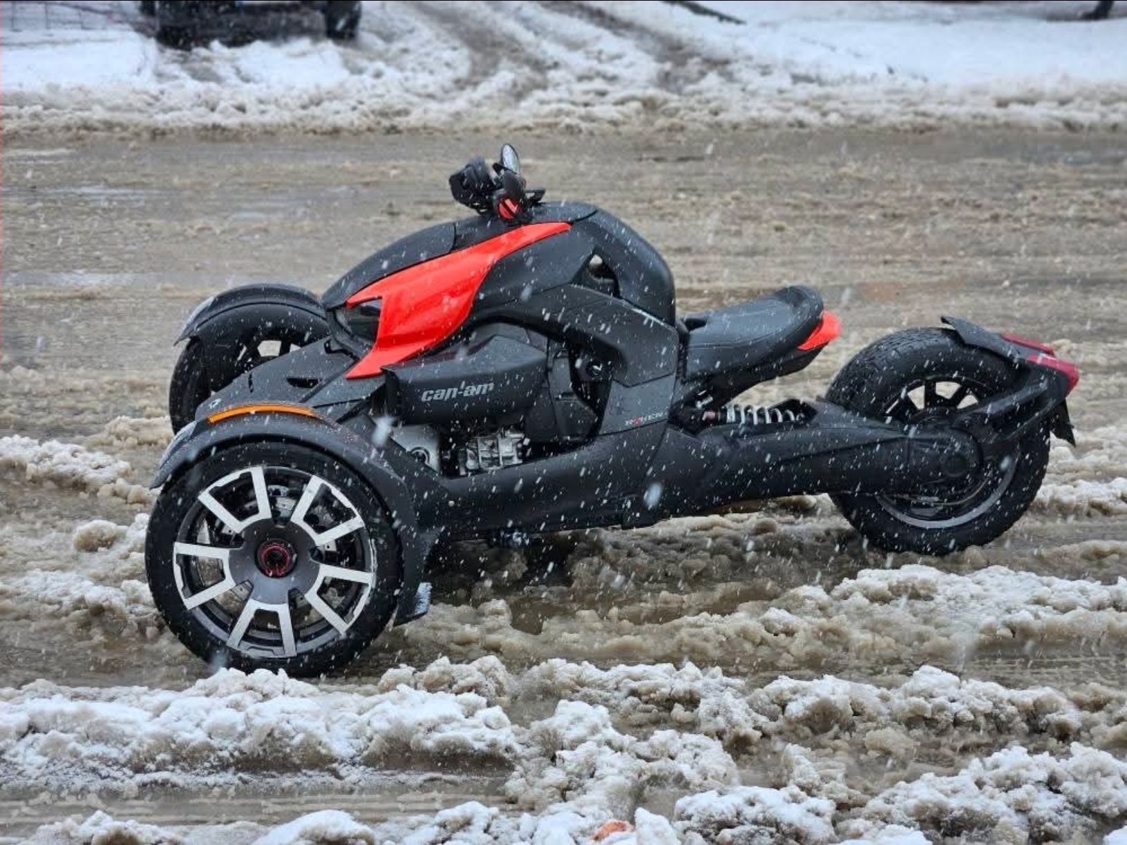 Can-am ryker rally edition 900cc. Триколка
