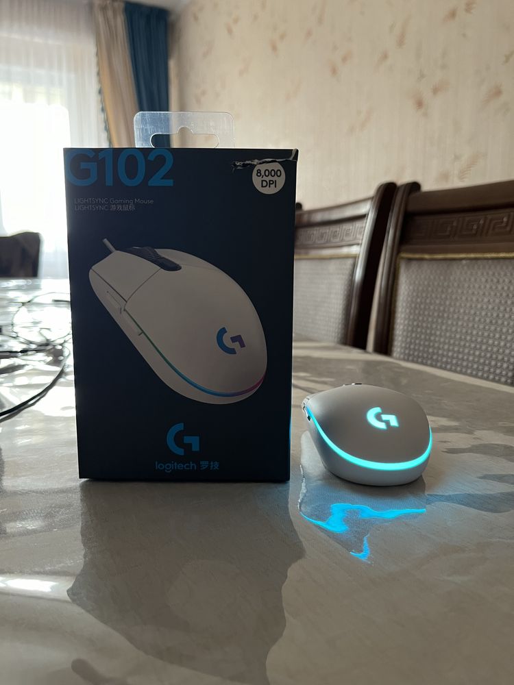 Мышь Logitech G102 Lightsync белый