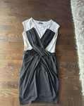Rochie elegantă alb-negru, midi, cu detaliu încrucișat – HLN