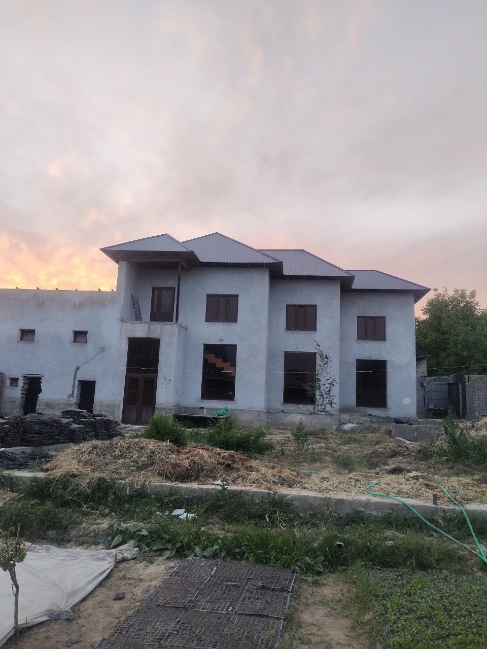 Uchastka sotiladi