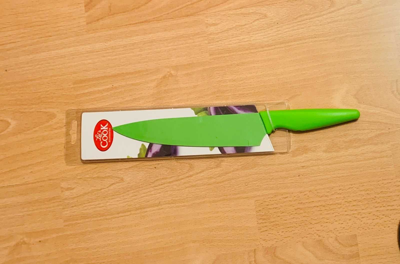 Универсални кухненски ножове и 2 ножа на главния готвач