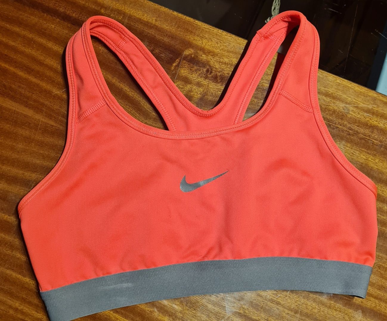 Nike дамски спортни дрехи