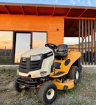 Tractoraș de tuns iarba/gazonul Cub Cadet CC 1024 KHN