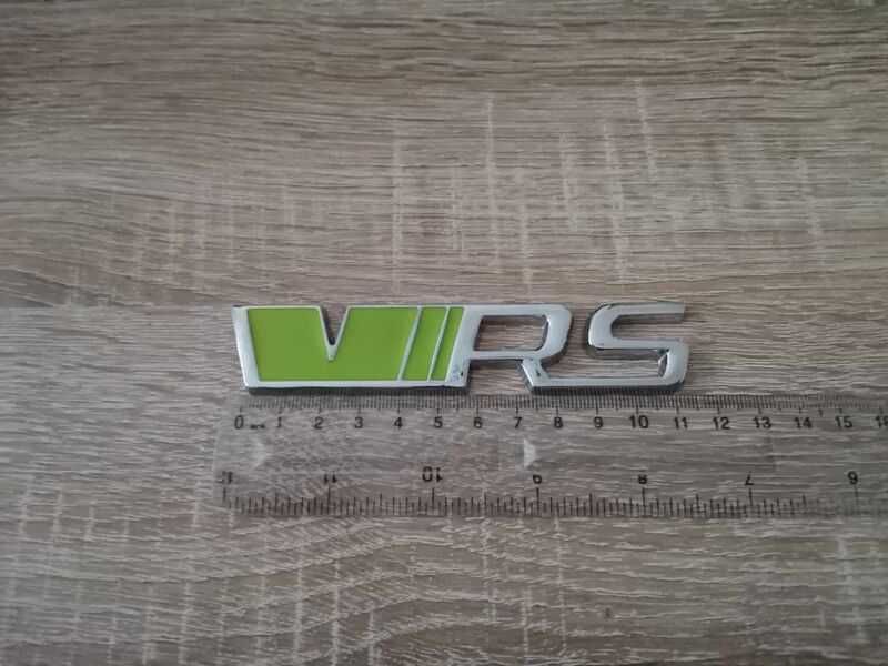 Skoda VRS емблема за решетка отровно зелено със сребристо