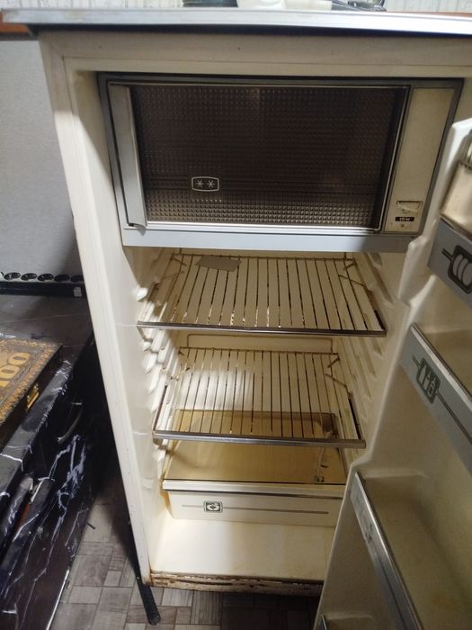 Продам холодильник саратов