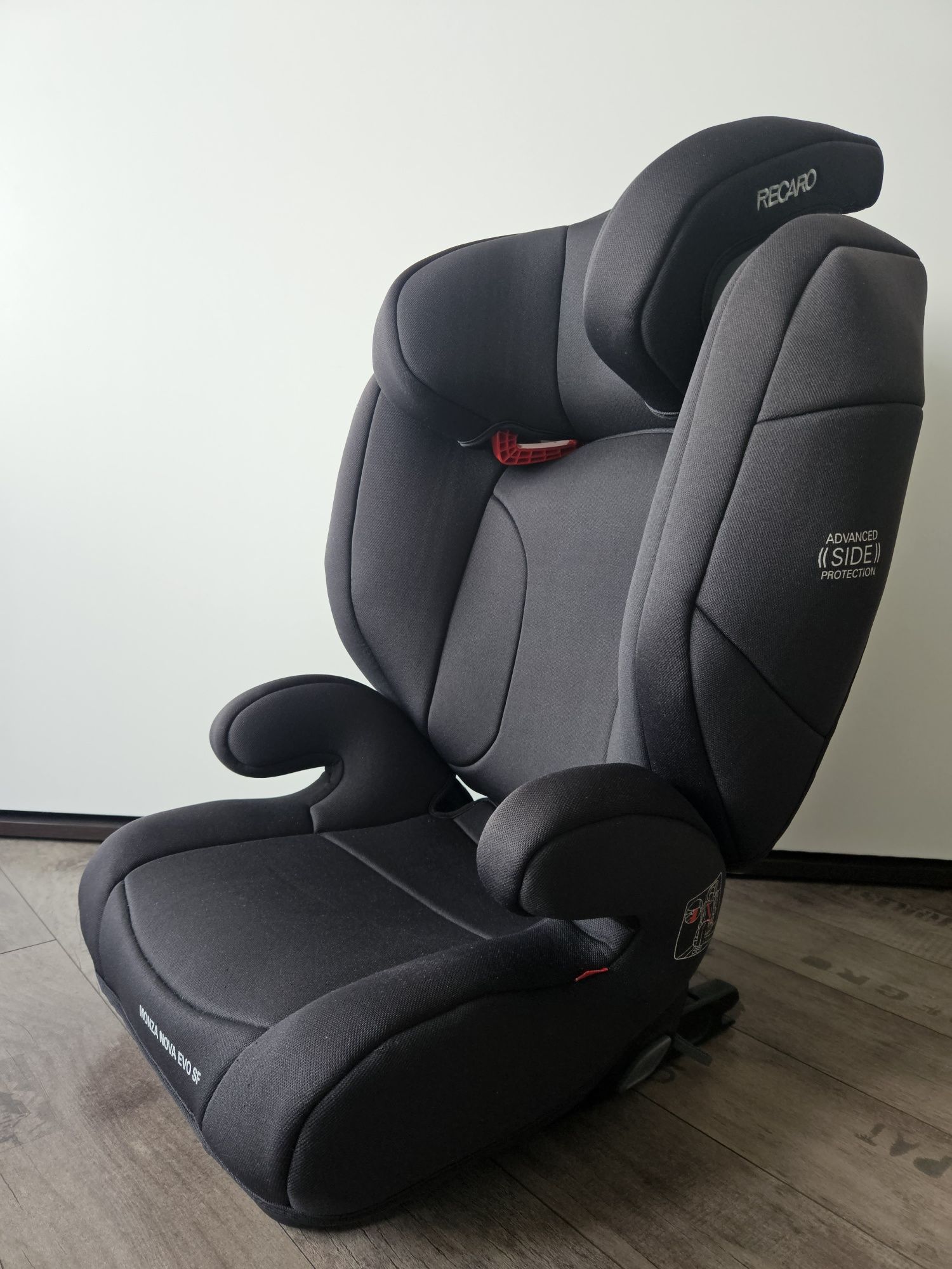Стол за кола 15-36кг. RECARO MONZA NOVA ISOFIX