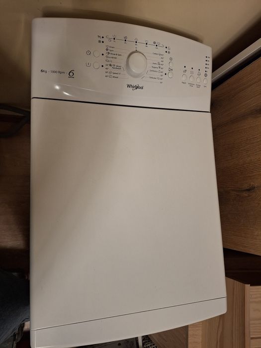 Пералня с горно зареждане Уърлпул