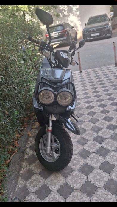 Продаётся скутер 150 кубов