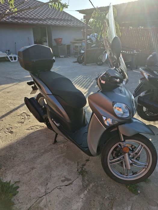 Scuter Daelim 300cc si yamaha xenter 125cc