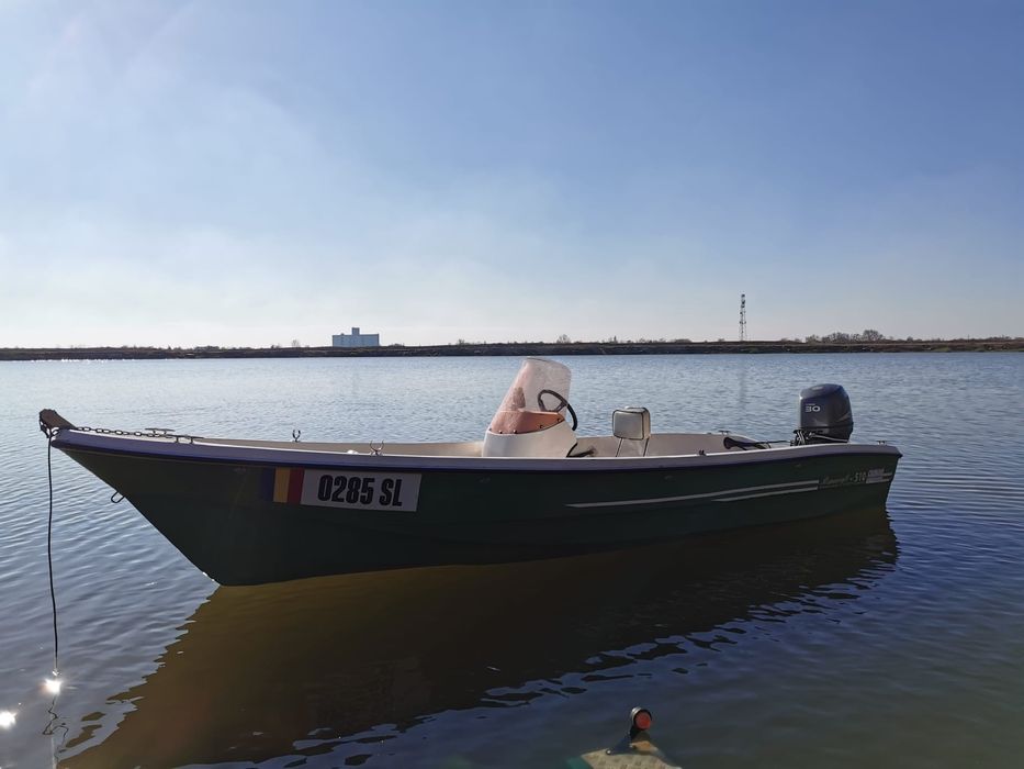 Barca Romcraft 510 motor Yamaha four stroke de 30 Cp