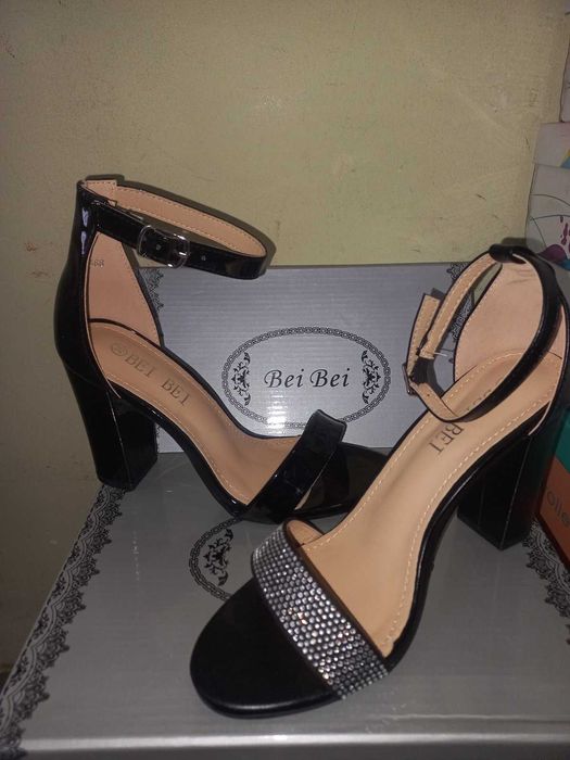 Дамски сандали на висок ток Bei Bei