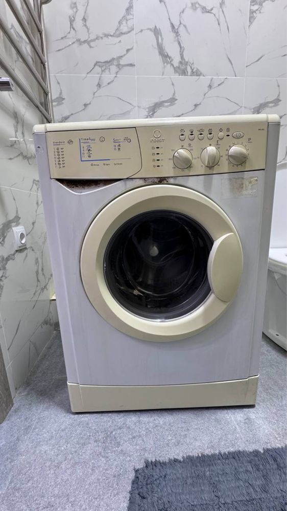 Стиральная  машина автомат Indesit  5кг