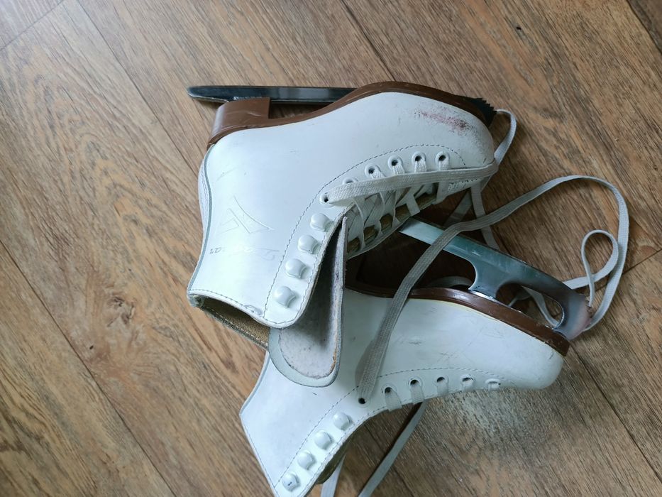 Коньки. Размер 28