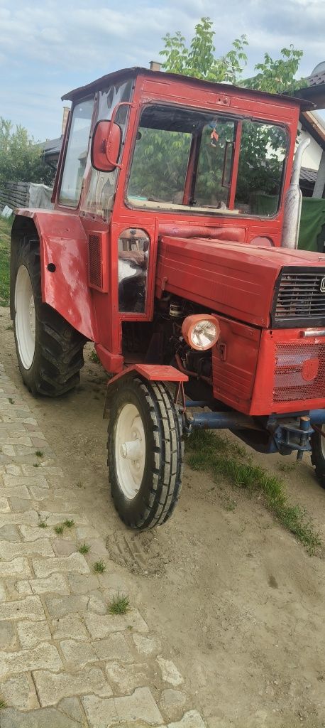 Vând tractor fiat 445