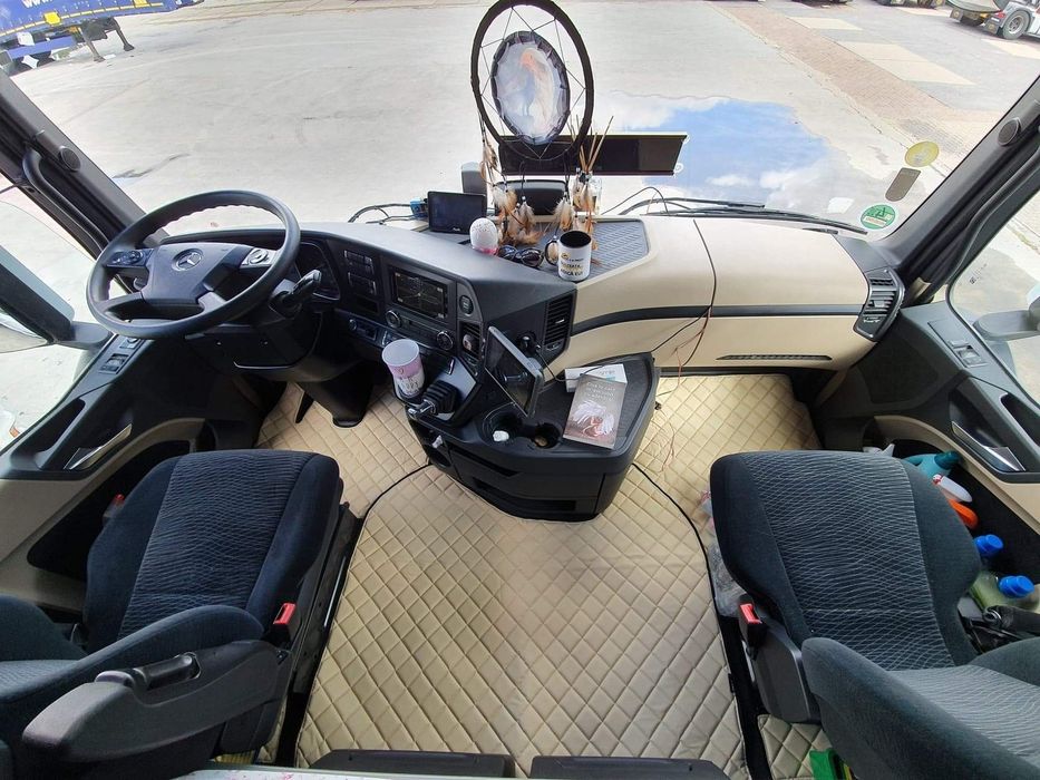 Mochete Mercedes mp4