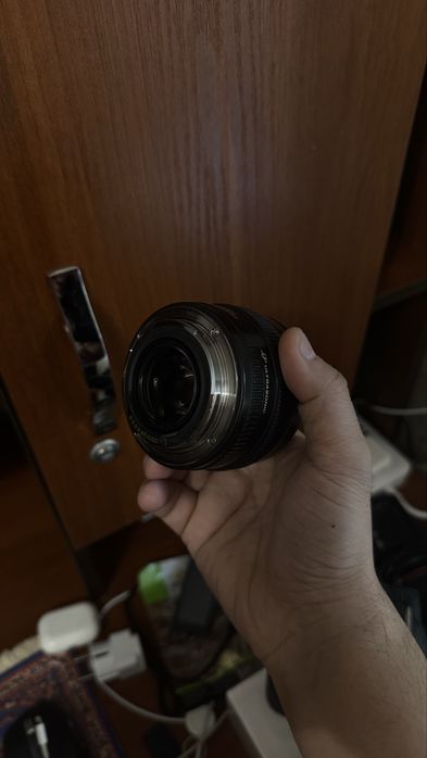 Canon EF 50 mm f/1.4 USM 250$
