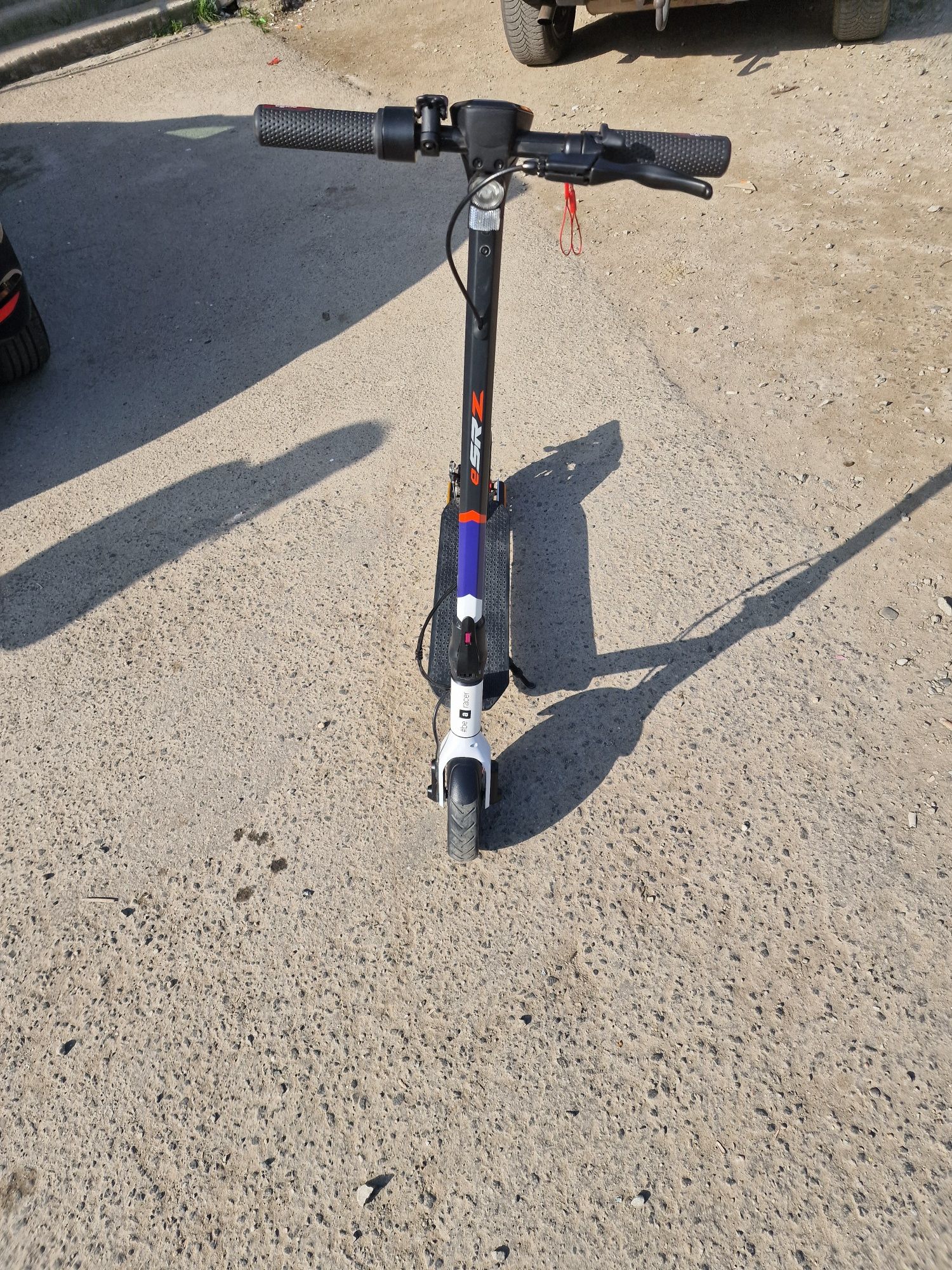 Trotineta electrică aprilia esrz