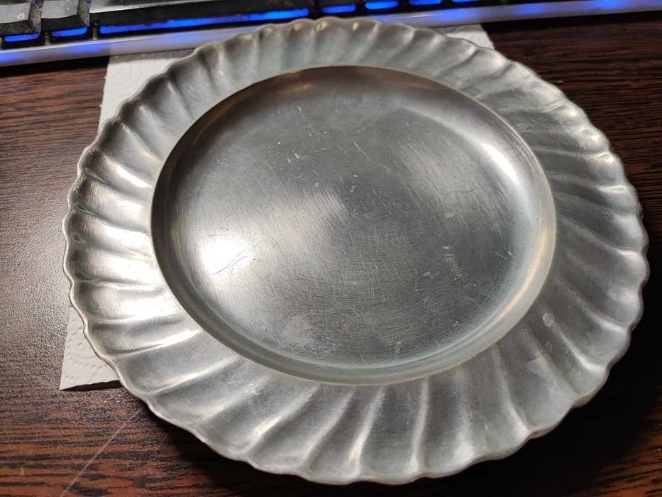 Lot vintage de 8 farfurii de zinc