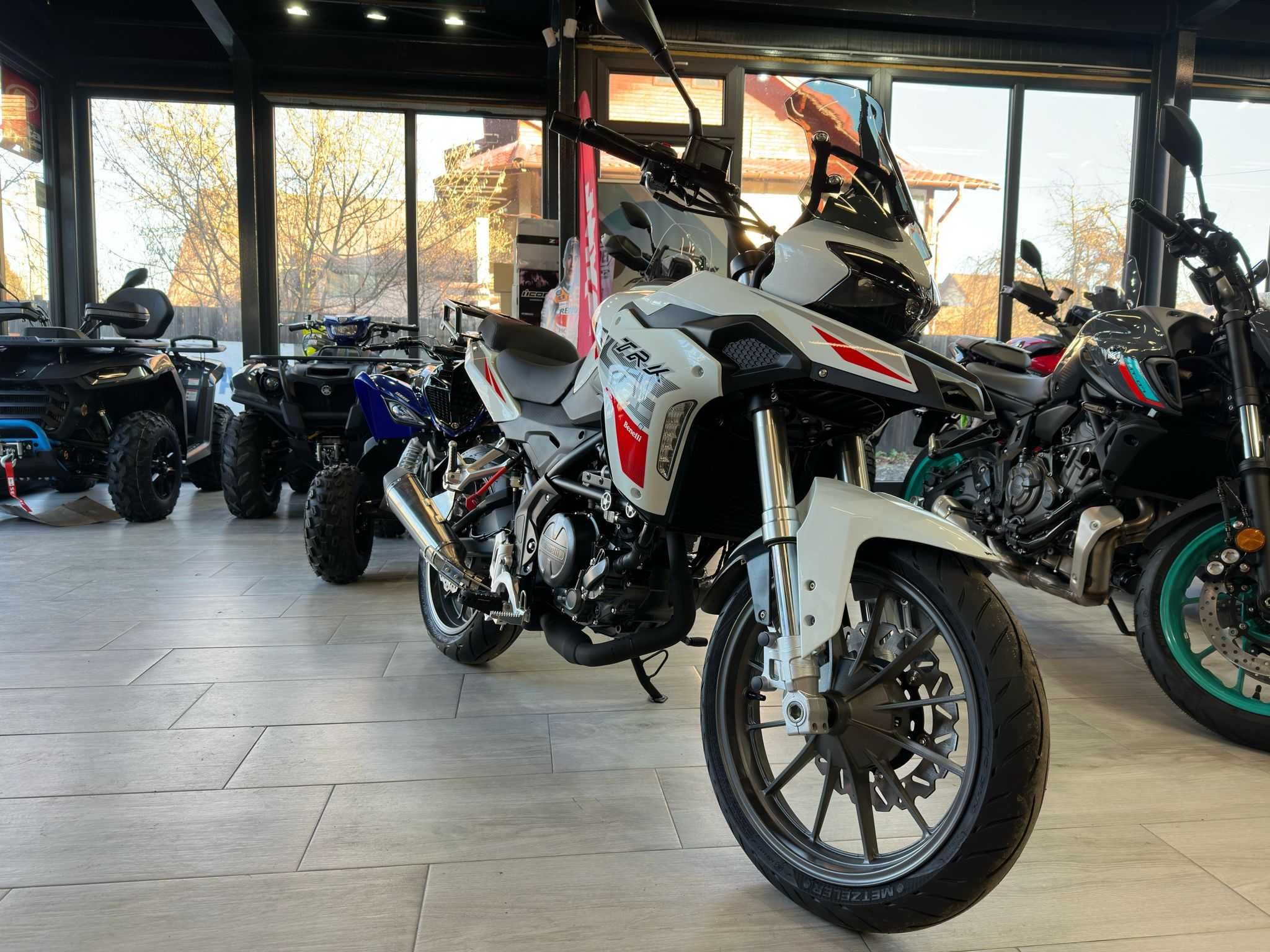 Benelli TRK 251 nou 0 km-livrare prin EST BIKE Campina