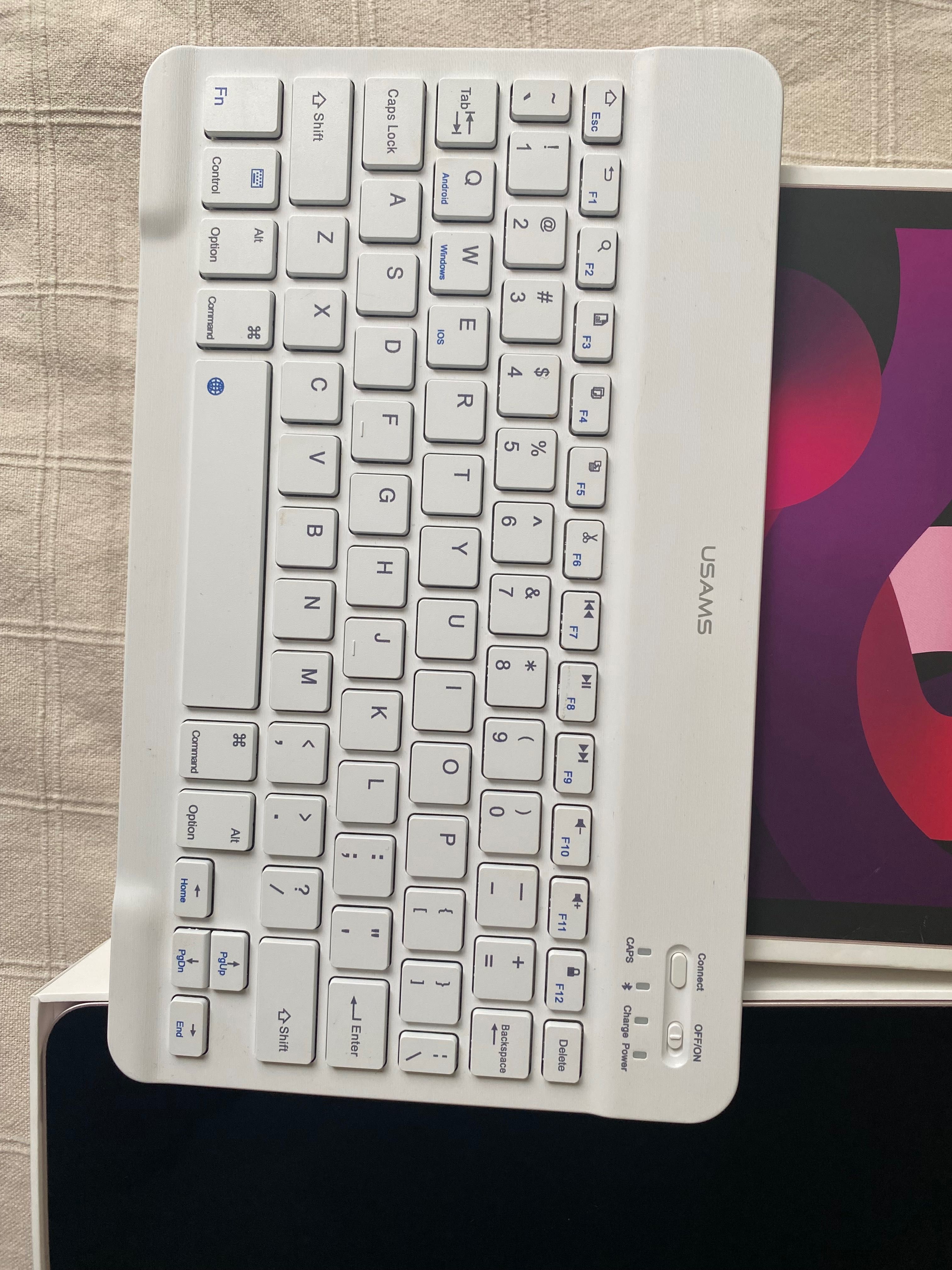 iPad Air 5 th Gen 64 GB MM9D3FD/A