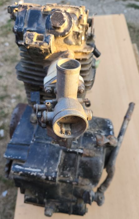 Bună! Vând motor cross Honda Rx de 195 Cm³