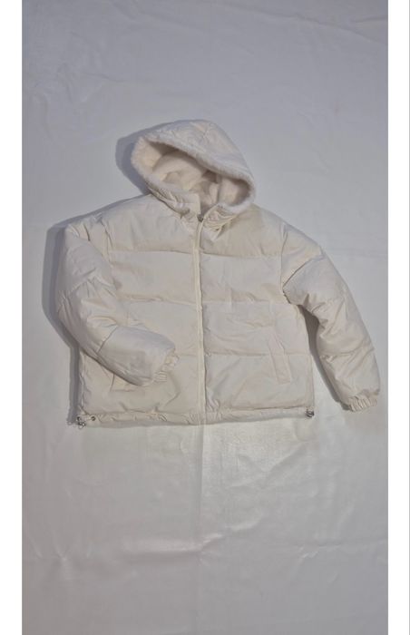 Двухстороний женская куртка за 15,000 тг