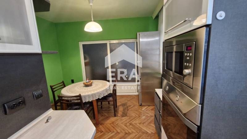 Продава се Четиристаен апартамент в Варна, Младост 1 - 96 кв.м за 6 €/кв.м - Снимка #1