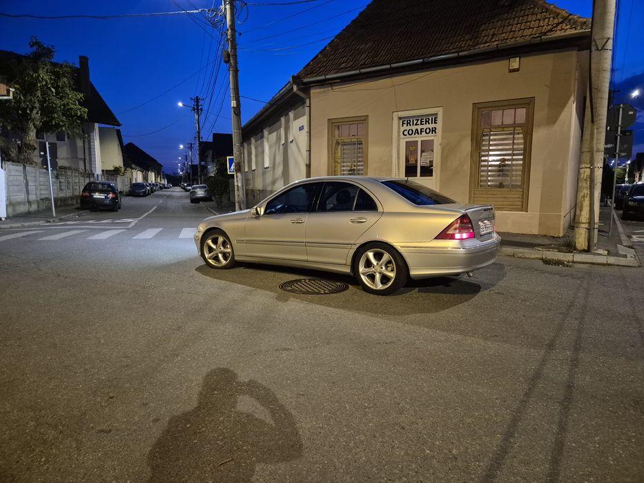 Mercedes c220 din 2004