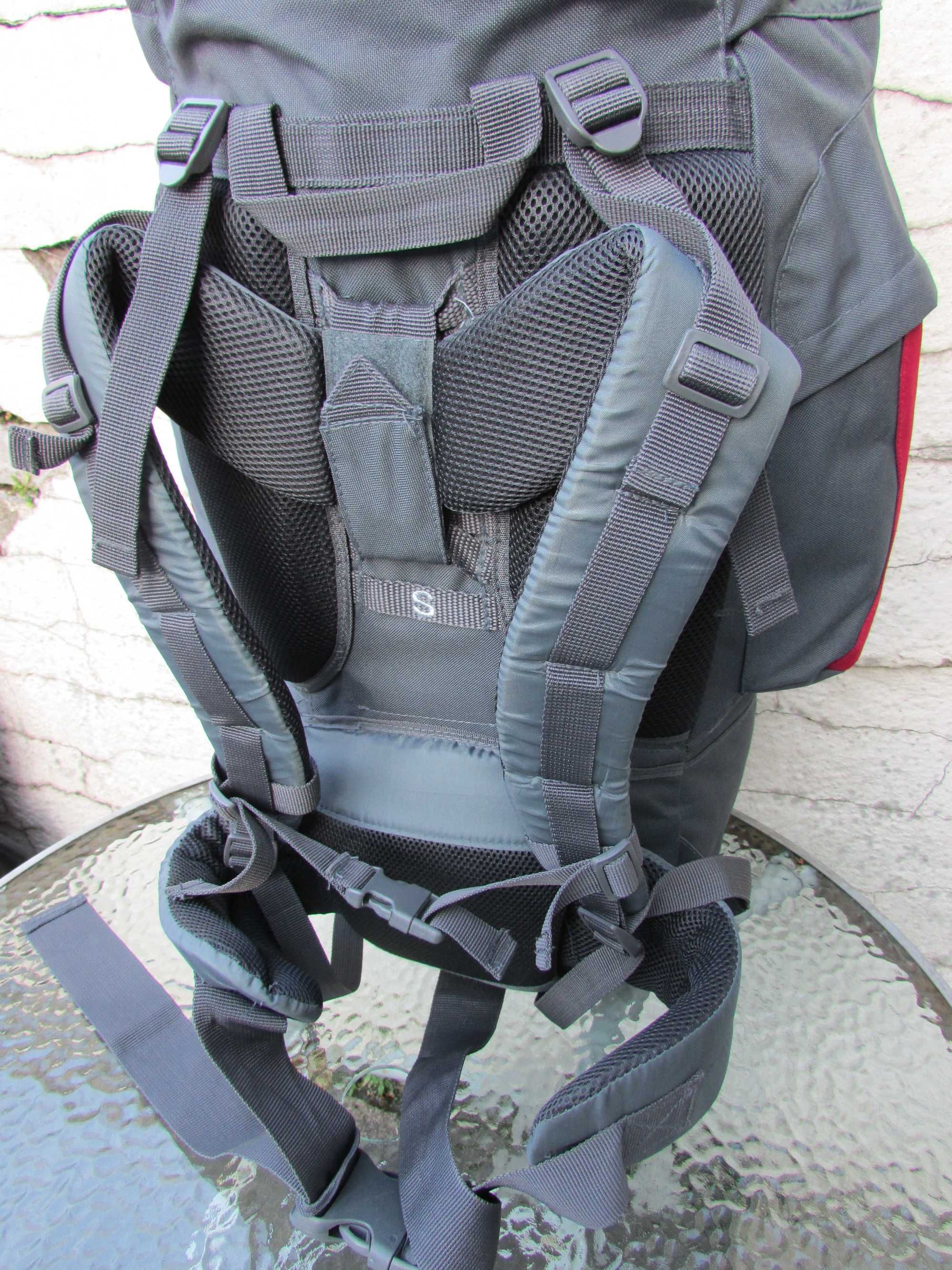 Туристическа раница Mountain Warehouse Tor 65L