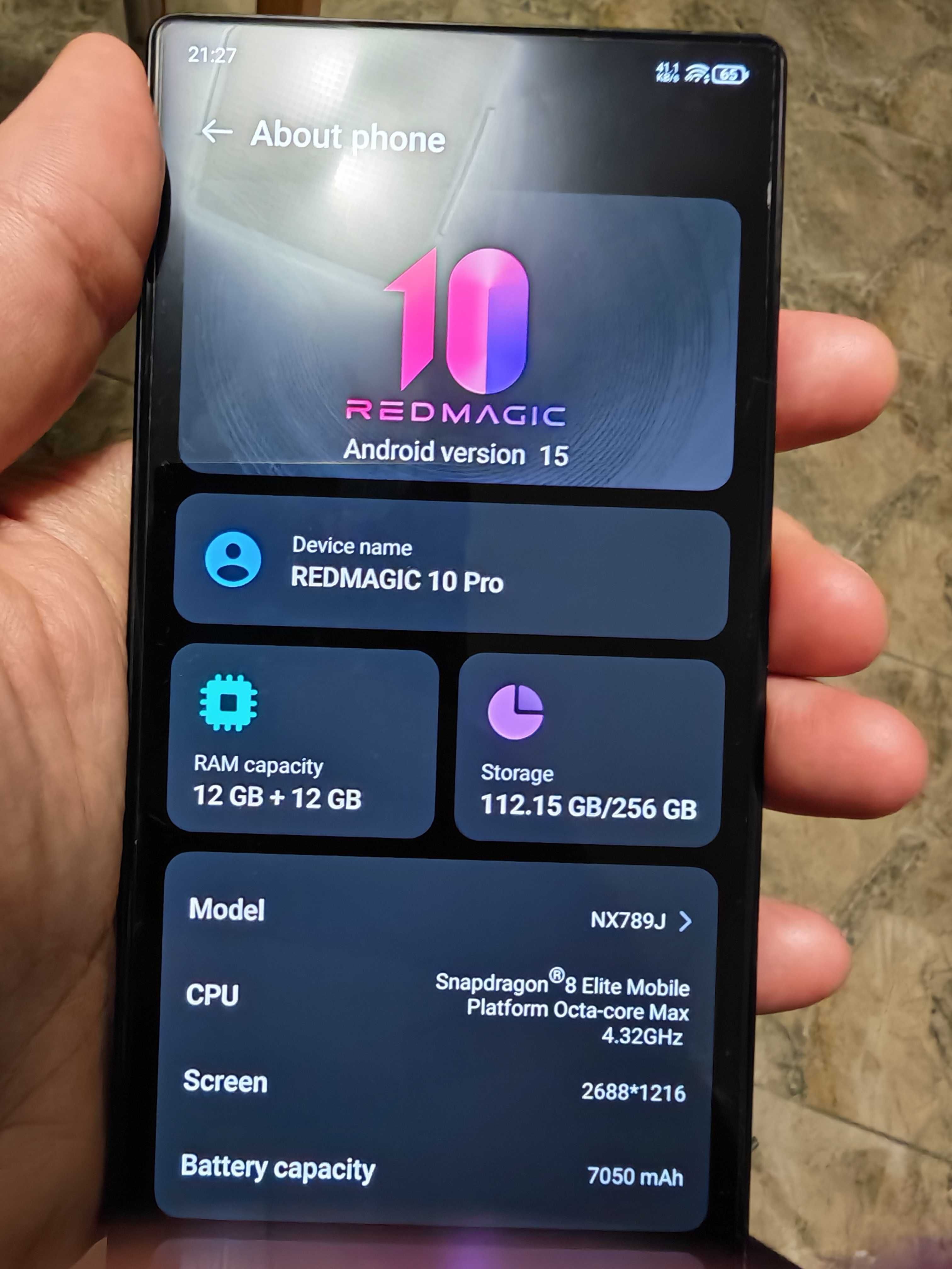 продавам геймърски телефон Redmagic 10 Pro 12/256