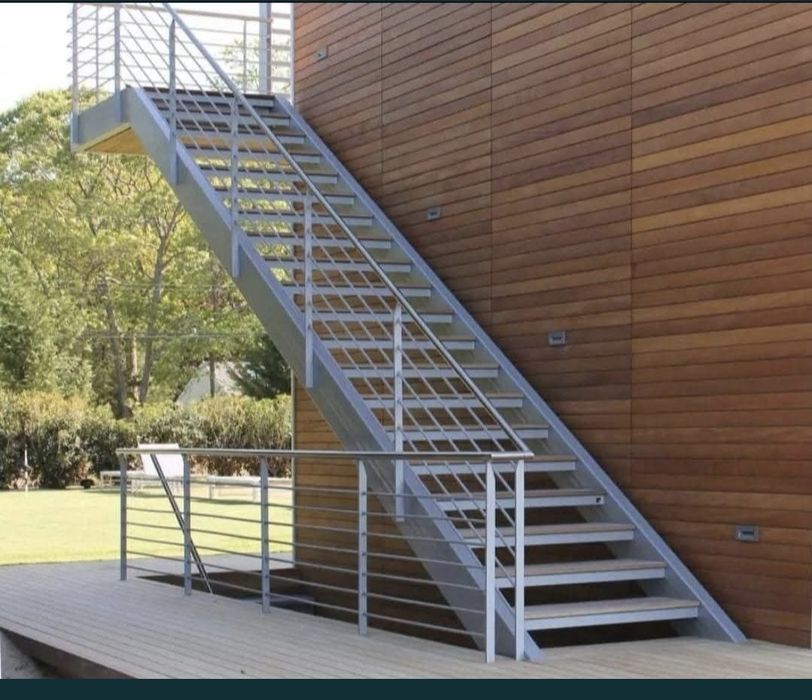 Confectionam scarii metalice zincate exterioare și pentru incendii , p