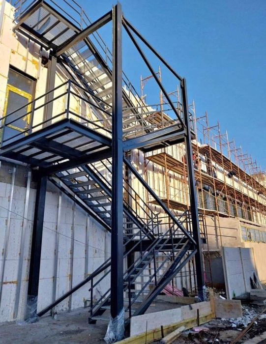 Scara metalica zincata exterioara pt  casa , beci și incendiu ISU