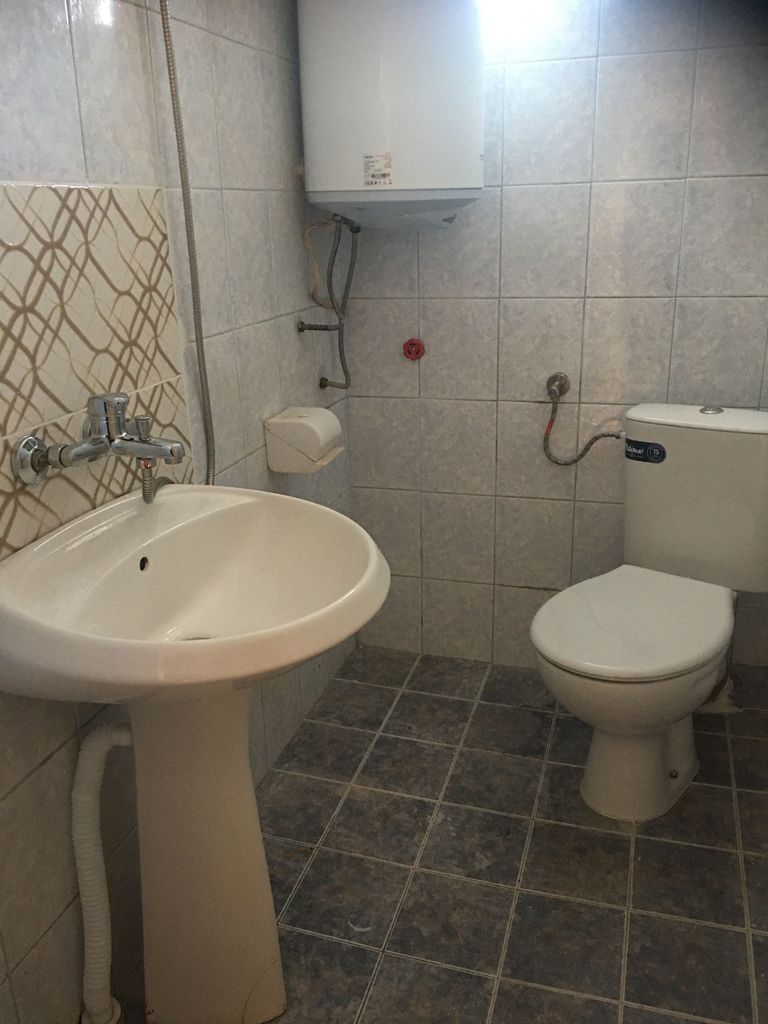 Дава се под наем Двустаен апартамент в Варна, Базар Левски - 70 кв.м за 357 € - Снимка #9