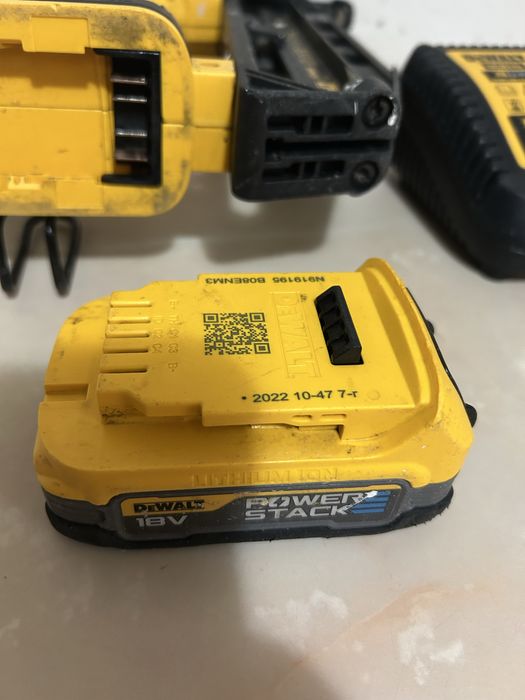 Dewalt DCN 660 pistol de cuie finisaj