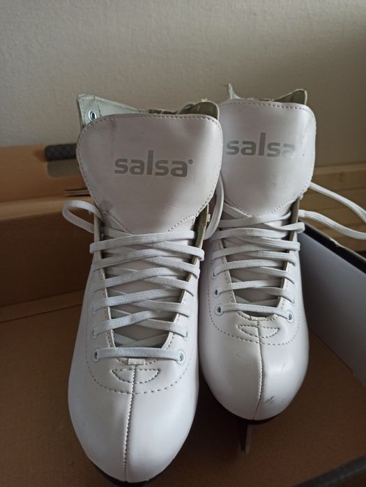 Продам коньки женские 39р