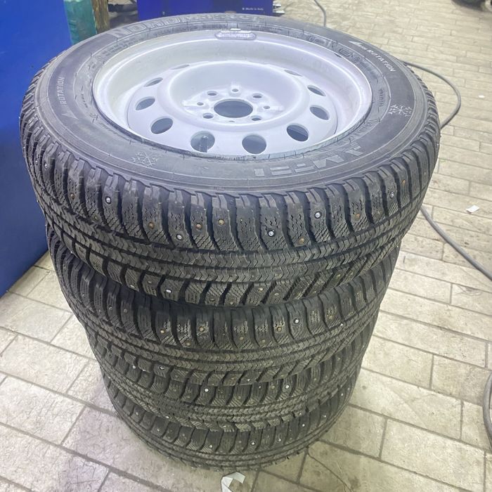Комплект зимних шин с дисками r14